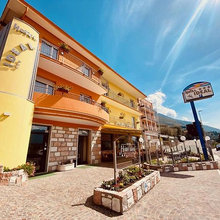Hotel Ideal Малчезине Екстериор снимка