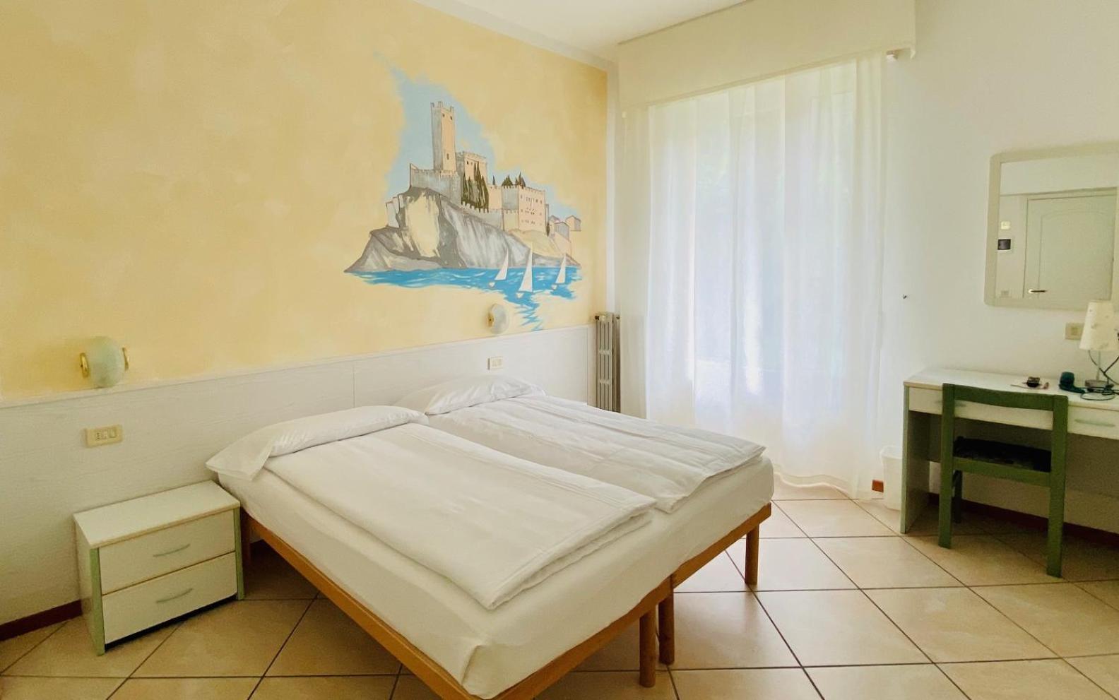 Hotel Ideal Малчезине Екстериор снимка