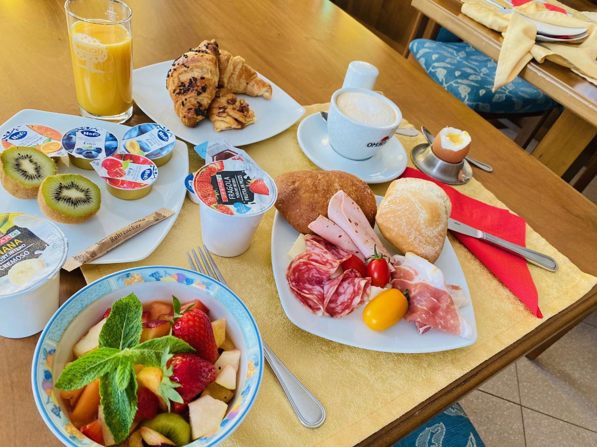 Hotel Ideal Малчезине Екстериор снимка