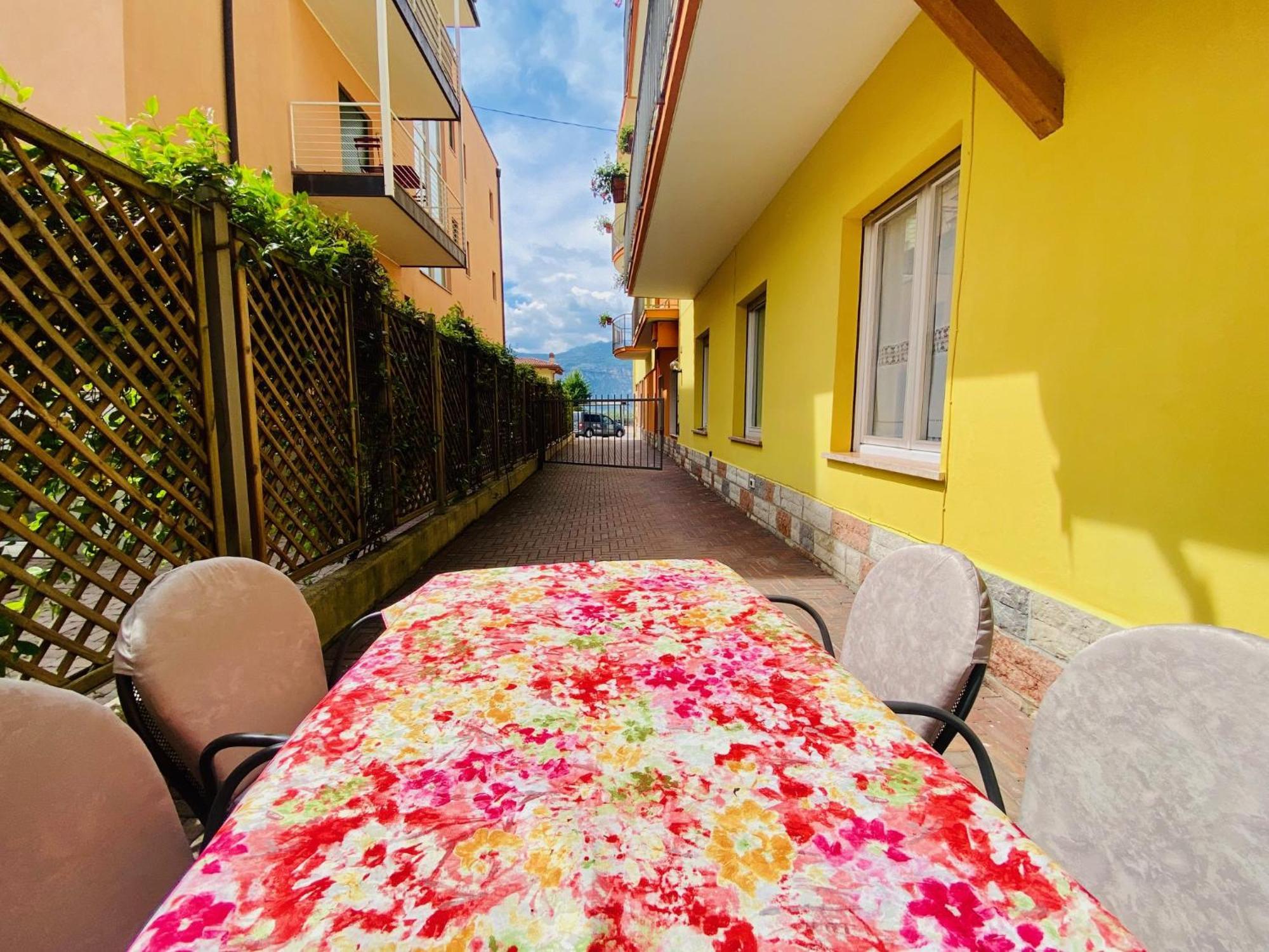 Hotel Ideal Малчезине Екстериор снимка